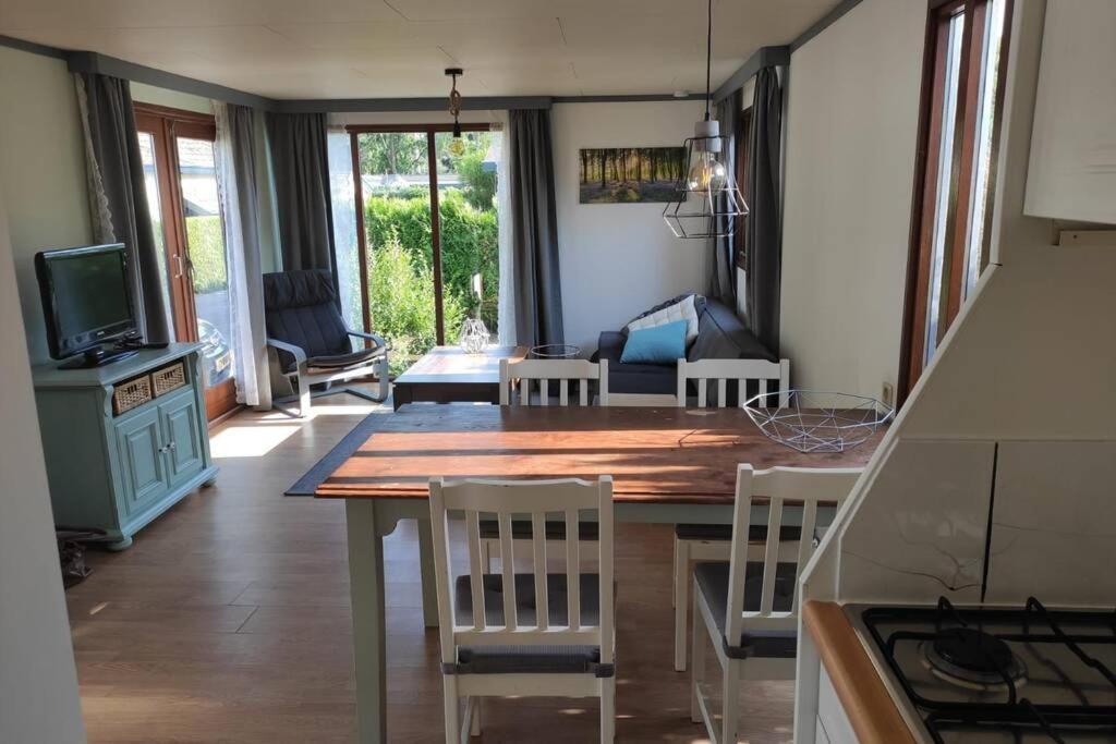 Een Gezellige Chalet Met Zonnige Buitenruimte Op De Veluwe! Villa Putten Eksteriør billede